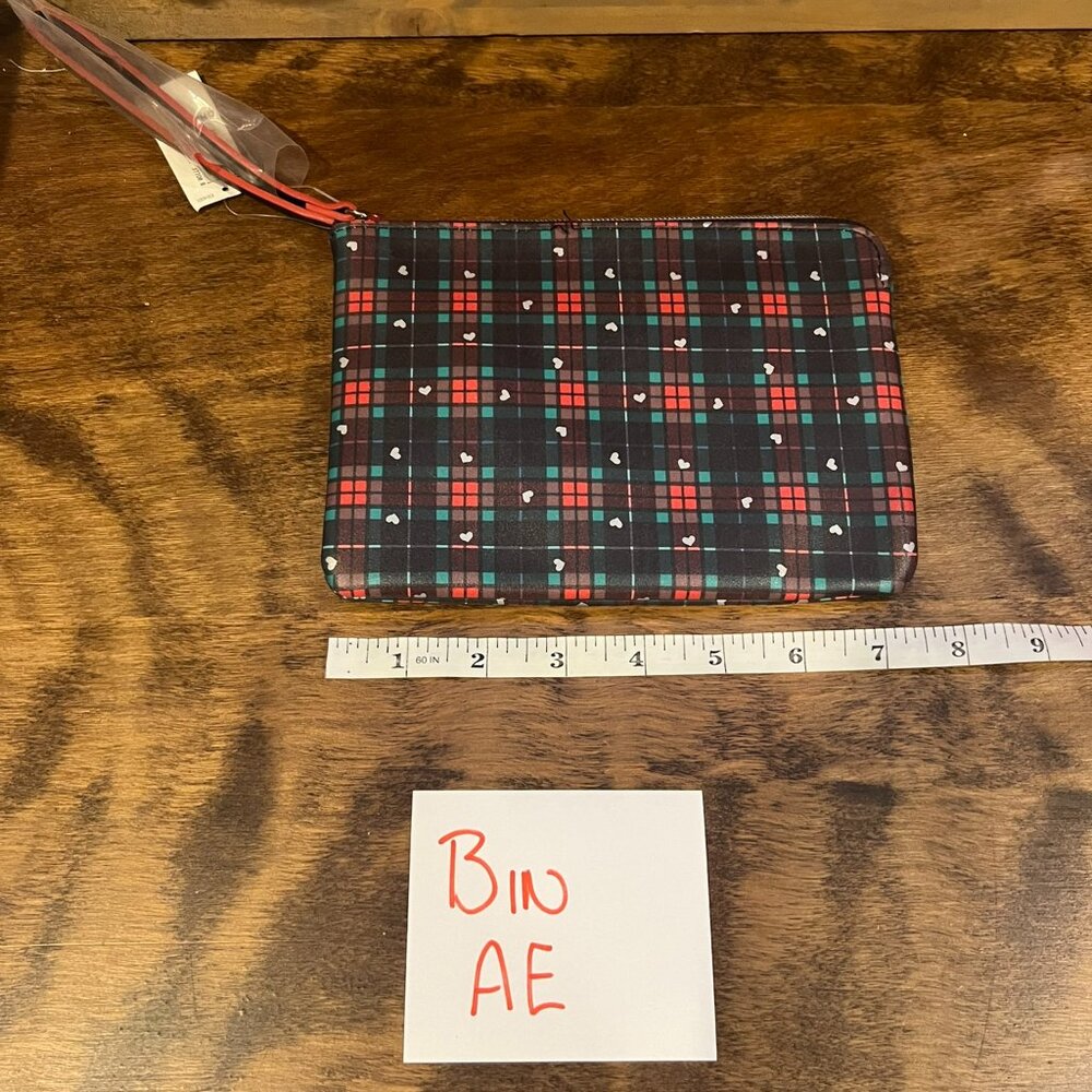 5/$20 Plaid vegan leather zipper pouch AE